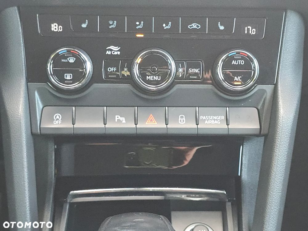 Skoda Karoq 1.6 TDI SCR DSG Style - 8