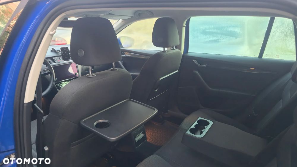 Skoda Octavia 2.0 TDI (Green tec) DSG Style - 10