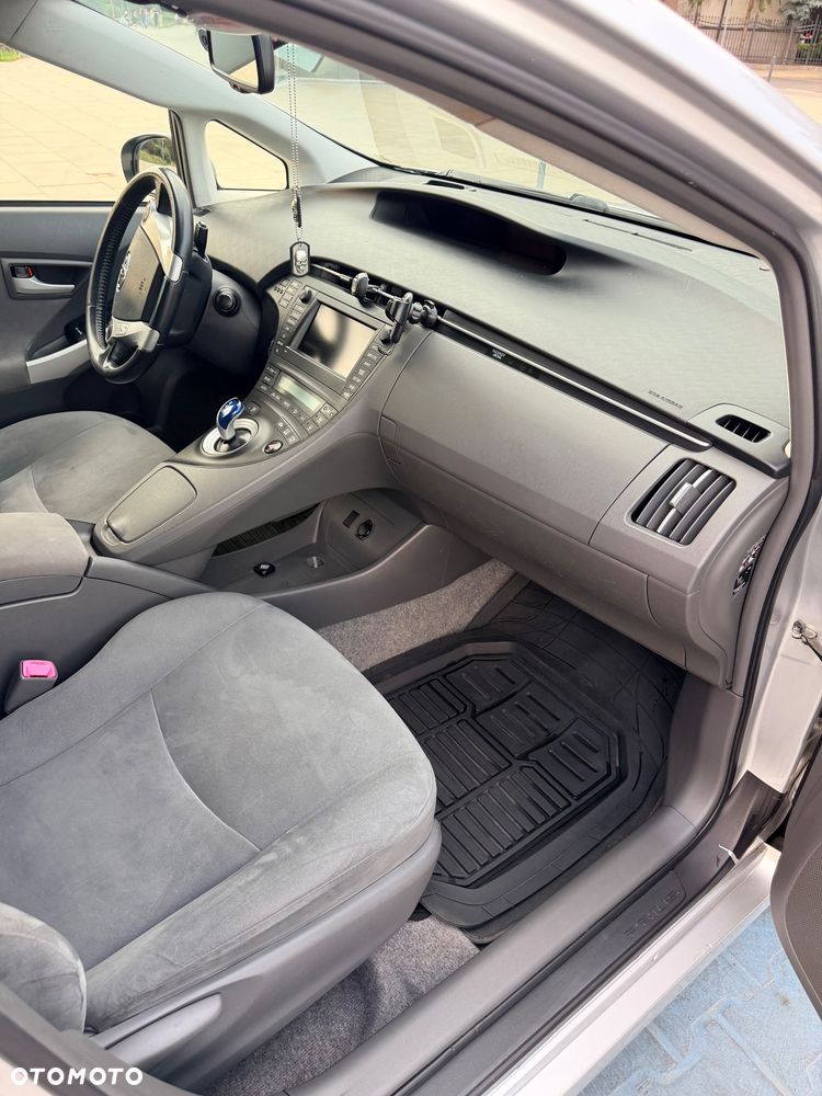 Toyota Prius 1.8 HSD Prestige - 15