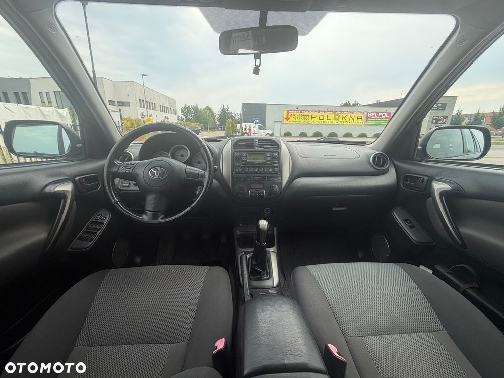 Toyota RAV4 D-4D 4x4 - 7
