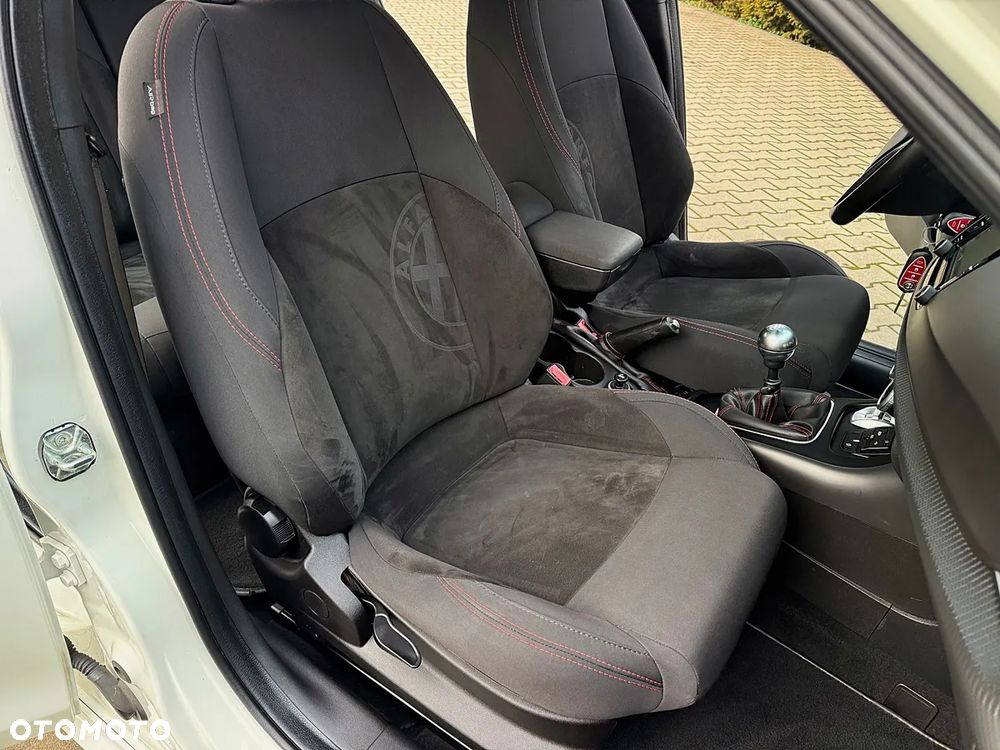 Alfa Romeo Giulietta 1.4 TB 16V Multiair Sport - 32