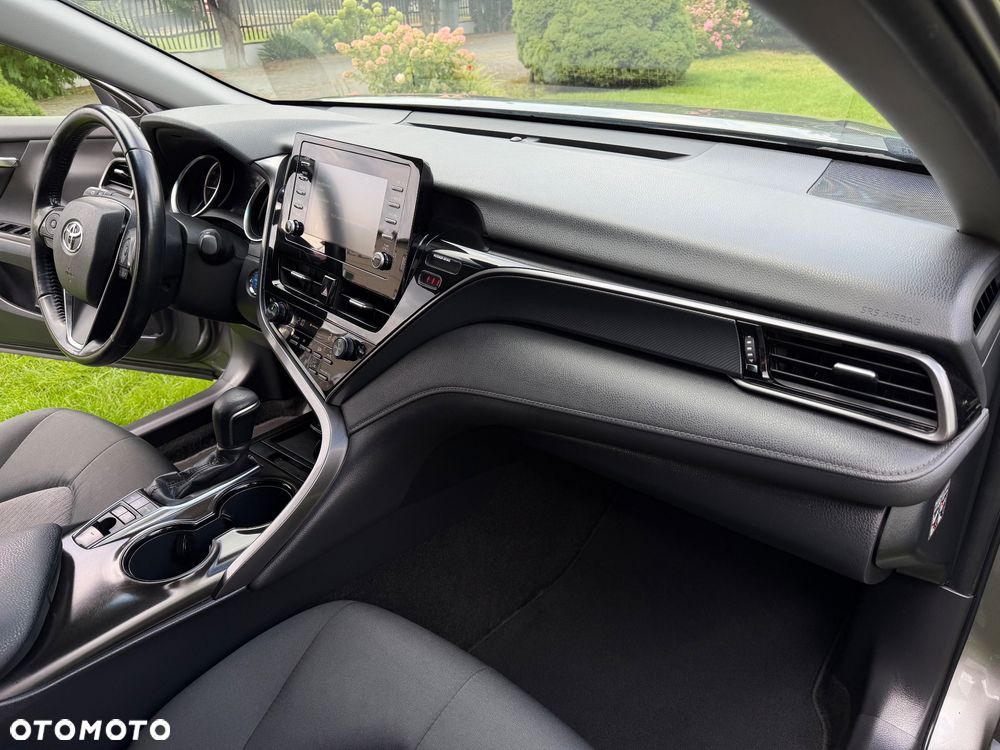 Toyota Camry - 21