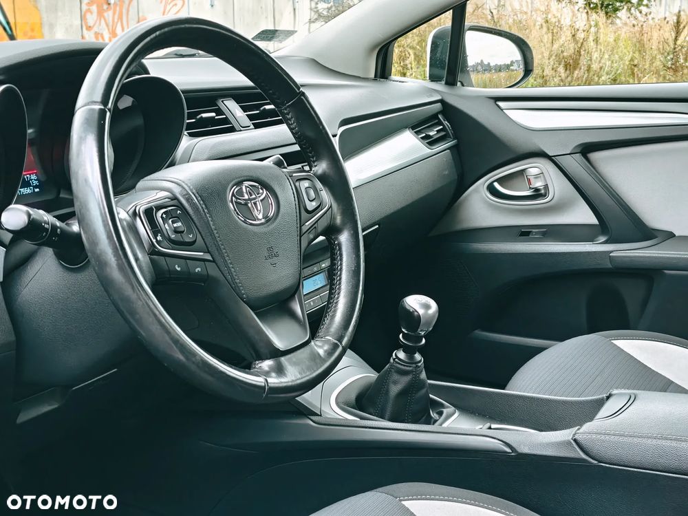 Toyota Avensis 2.0 D-4D Active Business - 11