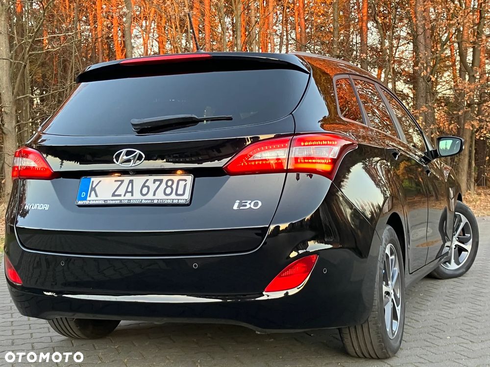 Hyundai i30 1.6 GDI BlueDrive Premium DCT - 11