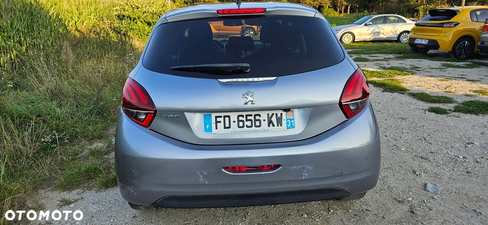 Peugeot 208 - 7