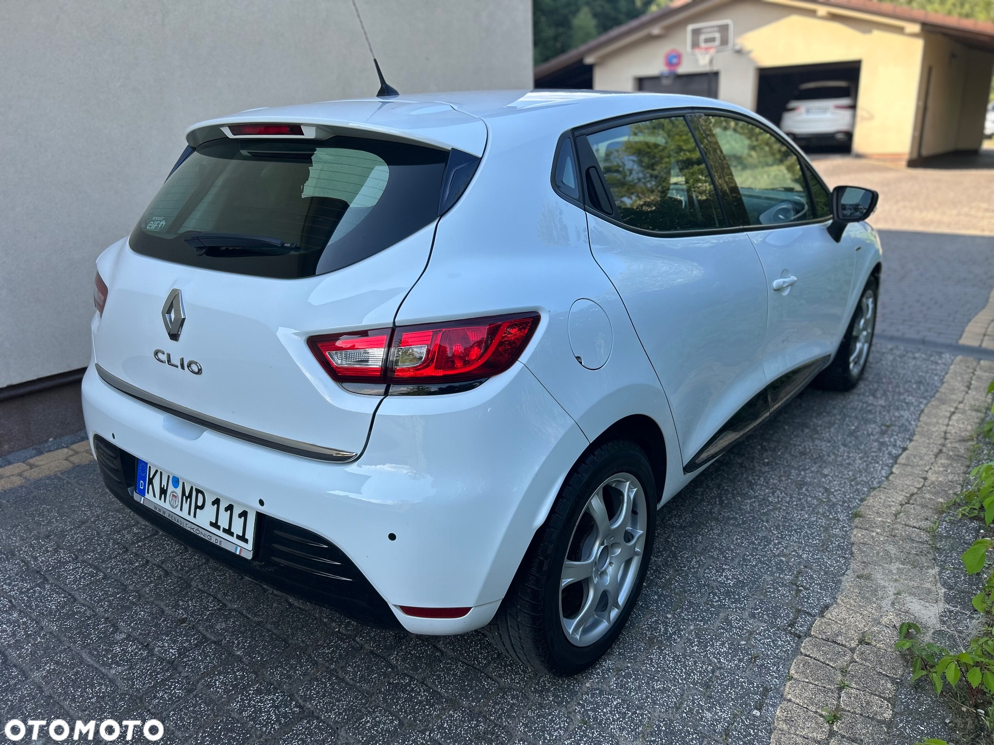 Renault Clio 1.2 16V Limited EU6 - 4