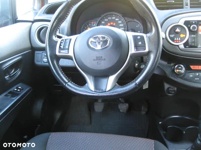 Toyota Yaris 1.33 Premium - 11