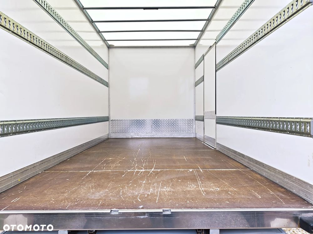 Renault MASTER 2.3DCI 165KM* Kontener 8-EuroPalet dł.420cm, szer.220cm, wys.230cm* POLSKI SALON** 172 TYŚ KM** DMC do 3.5T kat.B** - 25