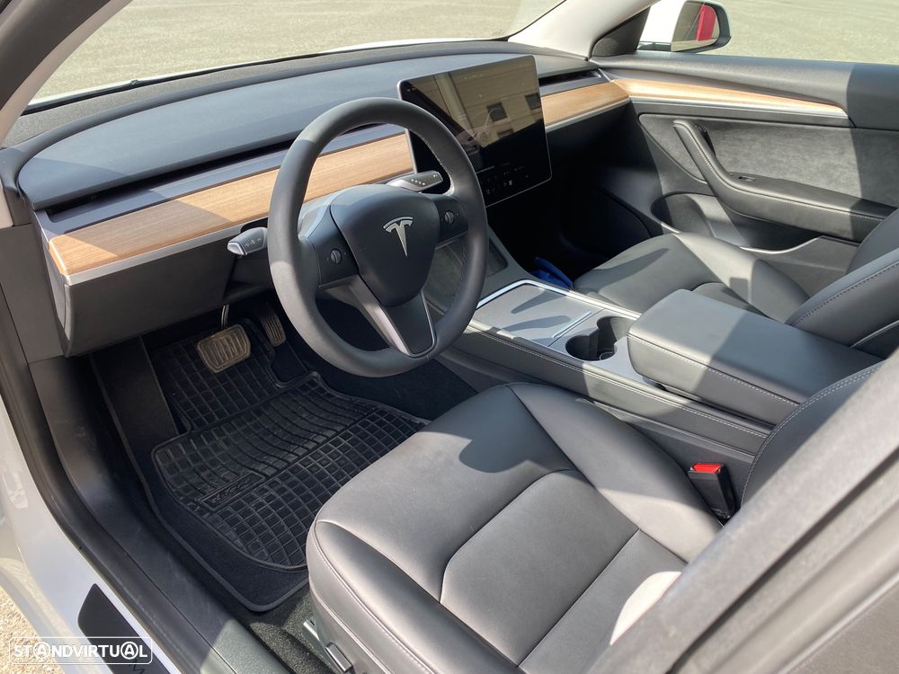 Tesla Model 3 Long Range Tração Traseira - 23