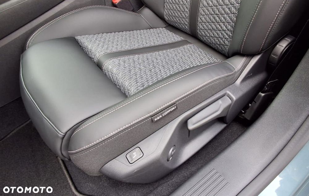 Peugeot 308 1.2 mHEV Allure S&S e-DCS6 - 11