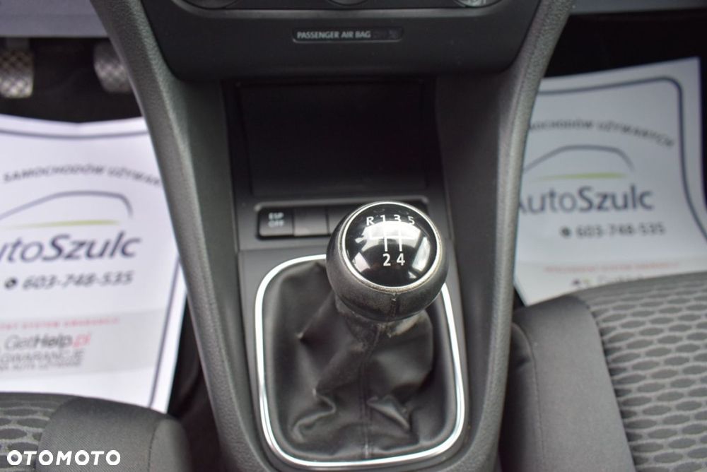 Volkswagen Golf - 24