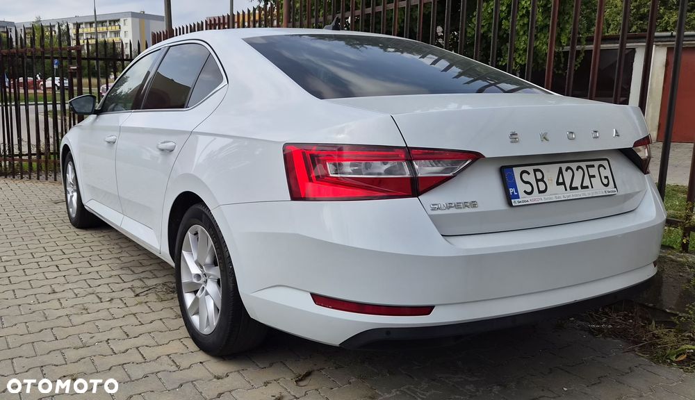 Skoda Superb 2.0 TDI SCR Ambition DSG - 17