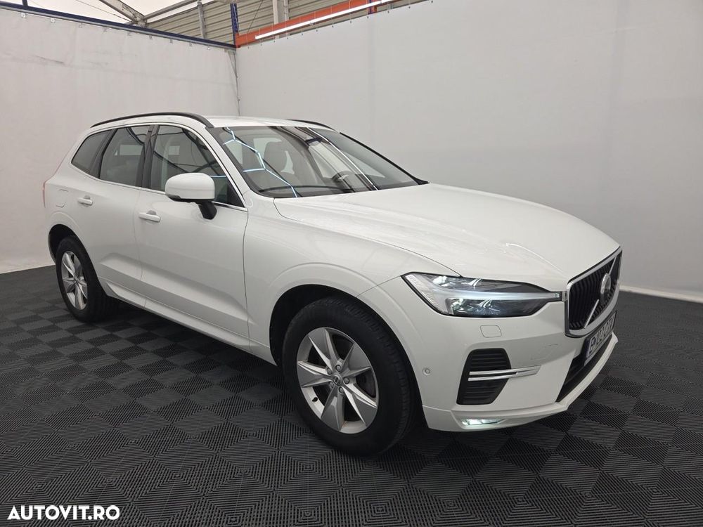Volvo XC 60 B4 MHEV AT8 AWD Momentum Pro - 6