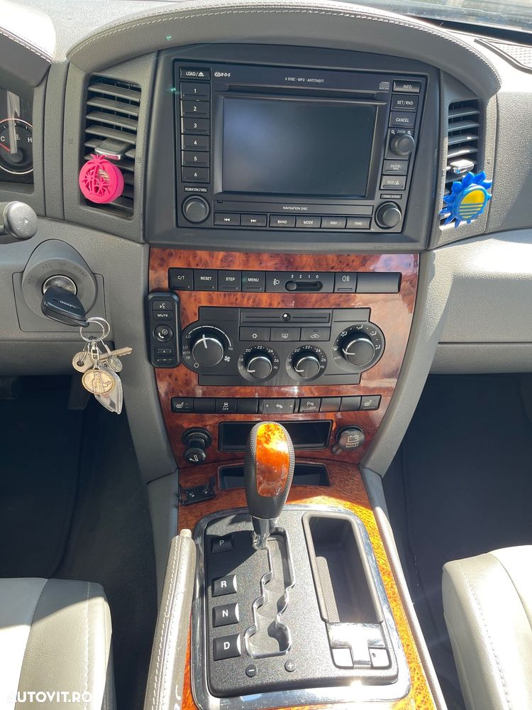 Jeep Grand Cherokee - 10