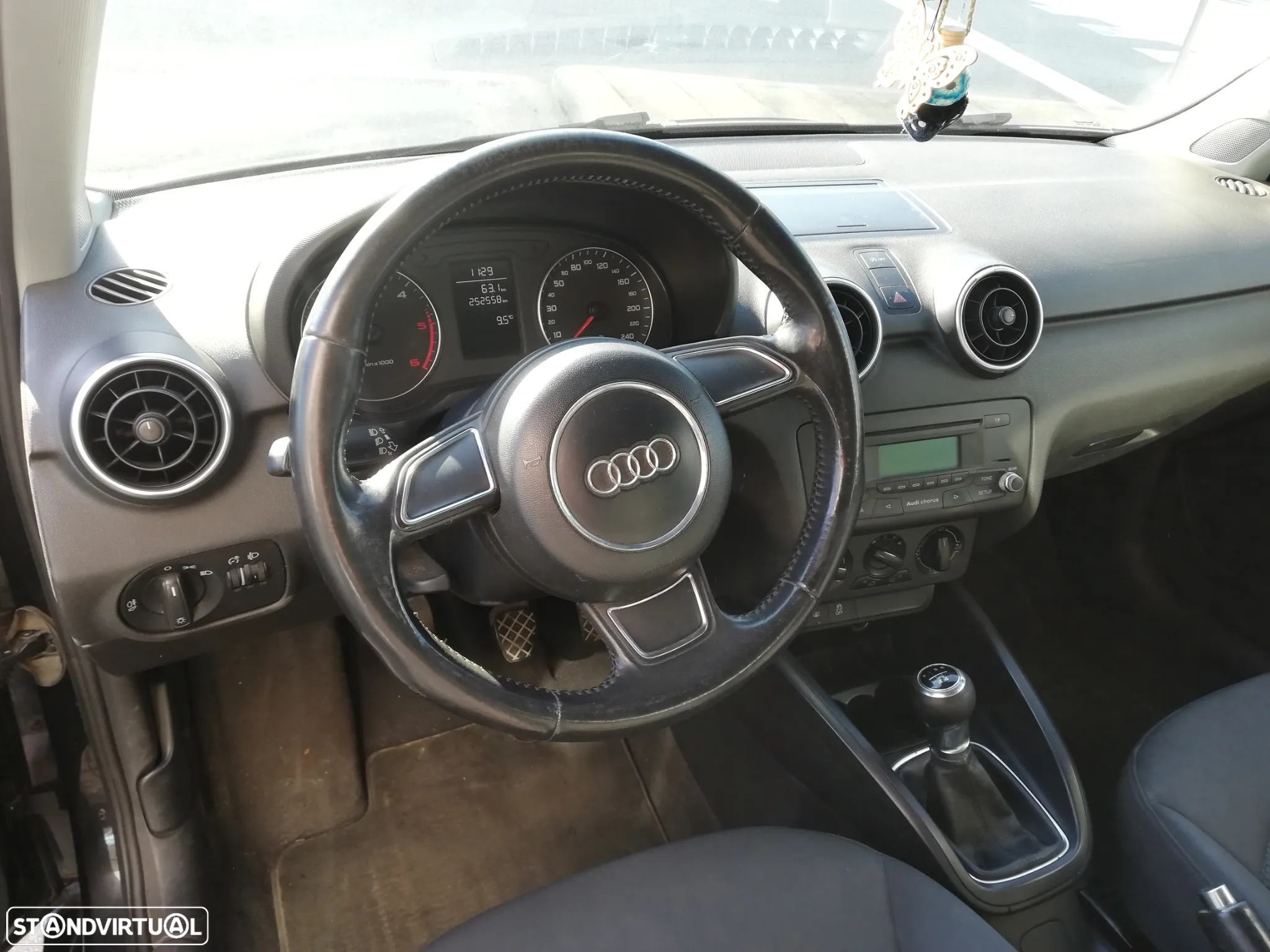 Audi A1 1.6 TDI Ambition - 11