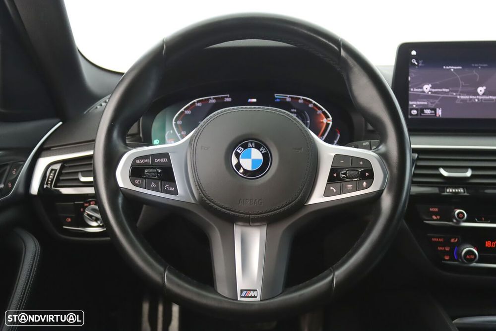 BMW 520 d Pack Desportivo M Auto - 9