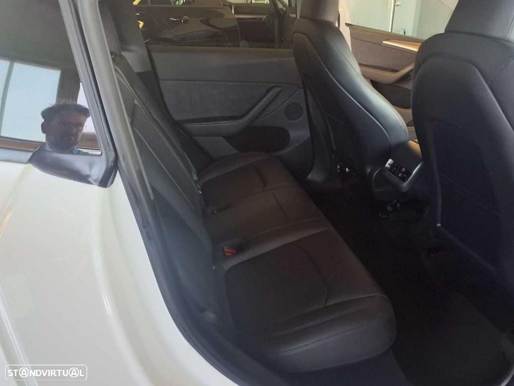 Tesla Model Y Long Range Dual Motor AWD - 7