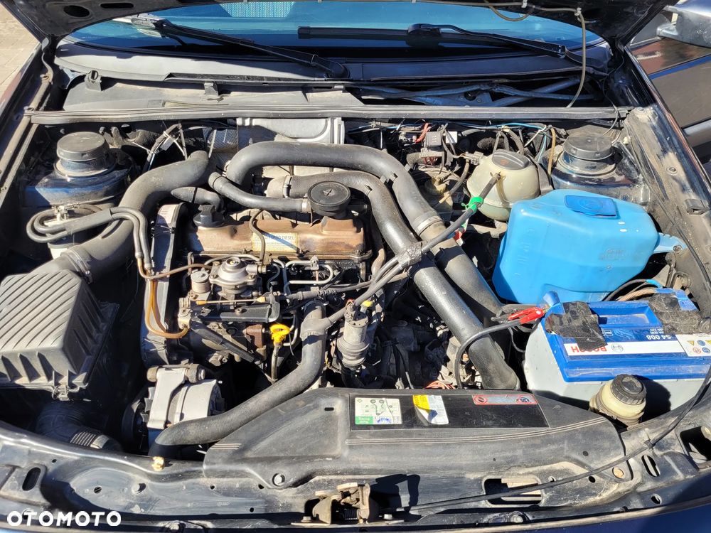 Volkswagen Passat 1.6 TD CL - 10