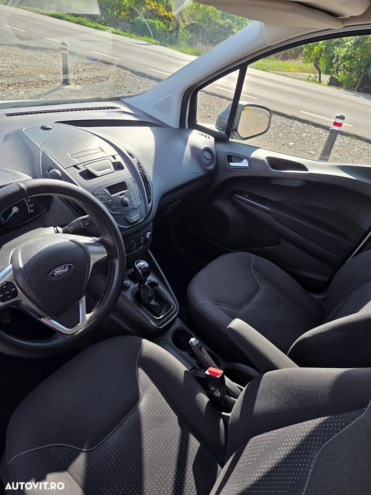 Ford Courier - 12