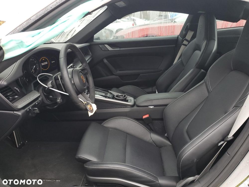 Porsche 911 Carrera 4S PDK - 7