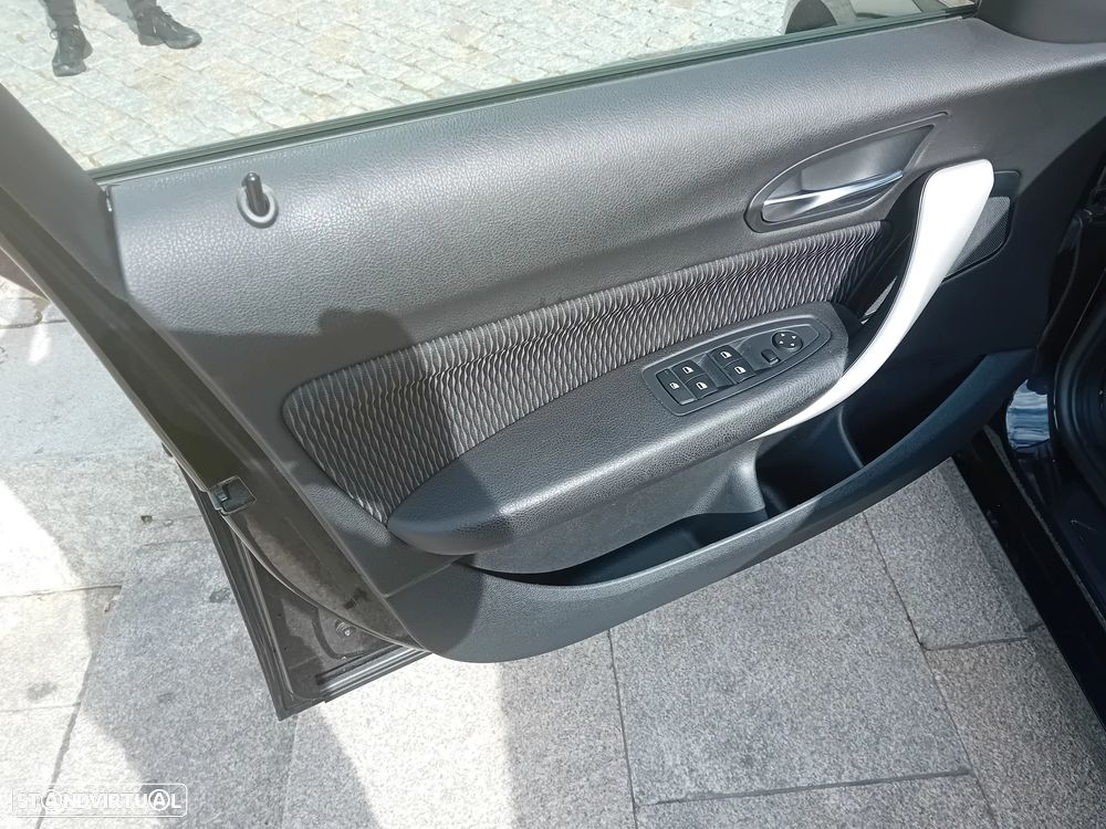 BMW 116 d Line Urban - 11