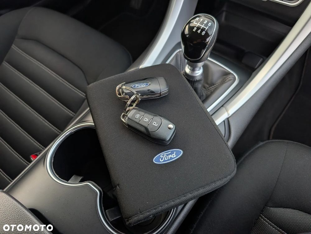 Ford Mondeo - 29