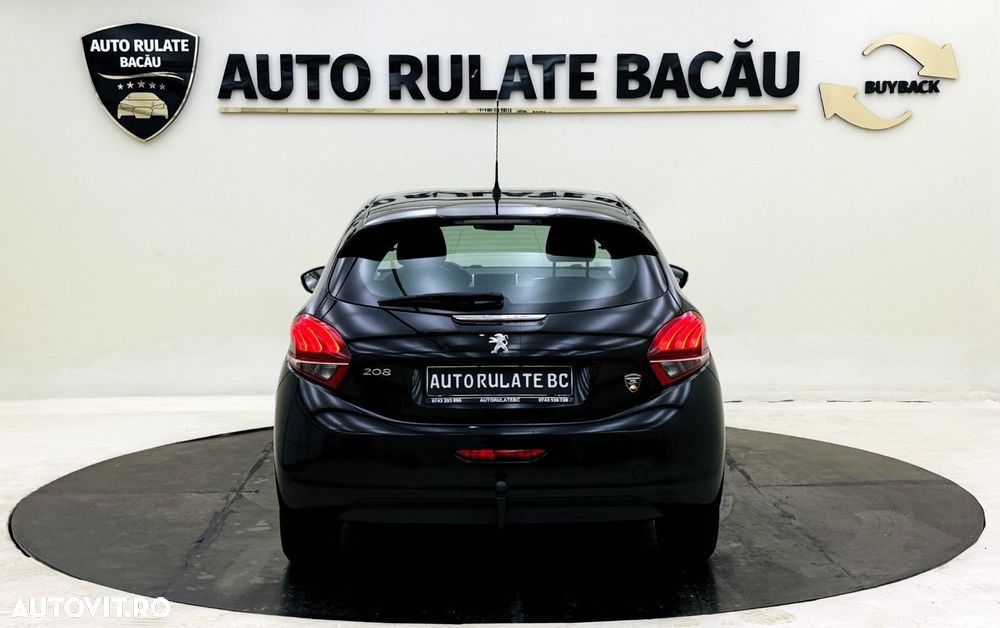 Peugeot 208 - 11