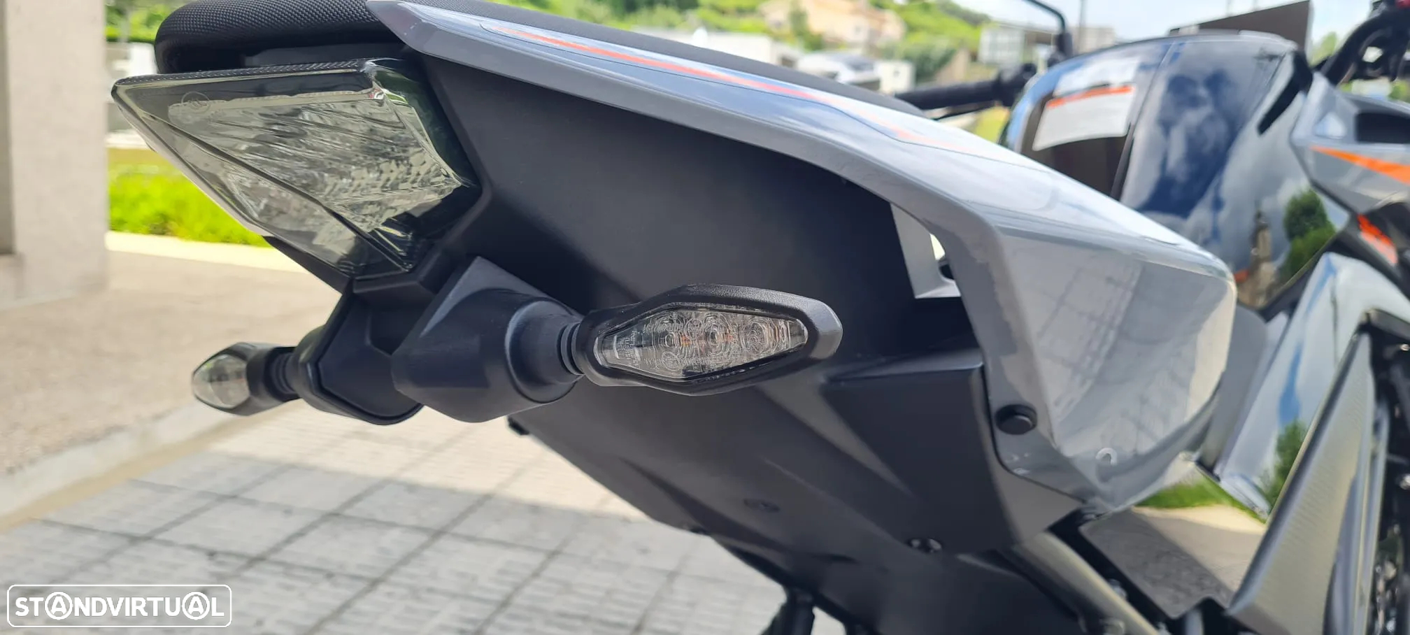 CF Moto 300NK - 3