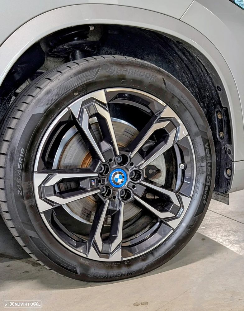 BMW iX1 — fotografia 14