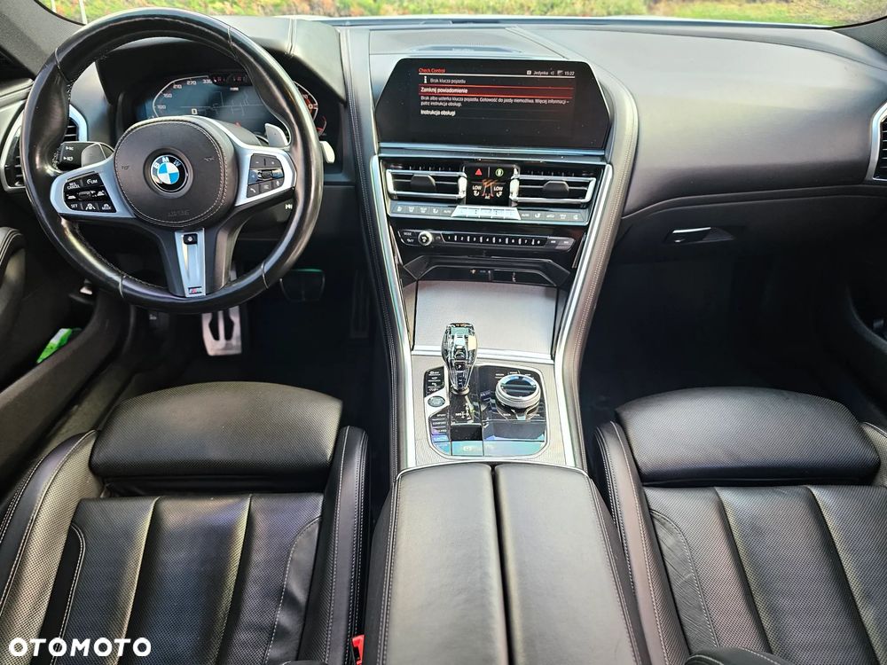 BMW Seria 8 840i - 12