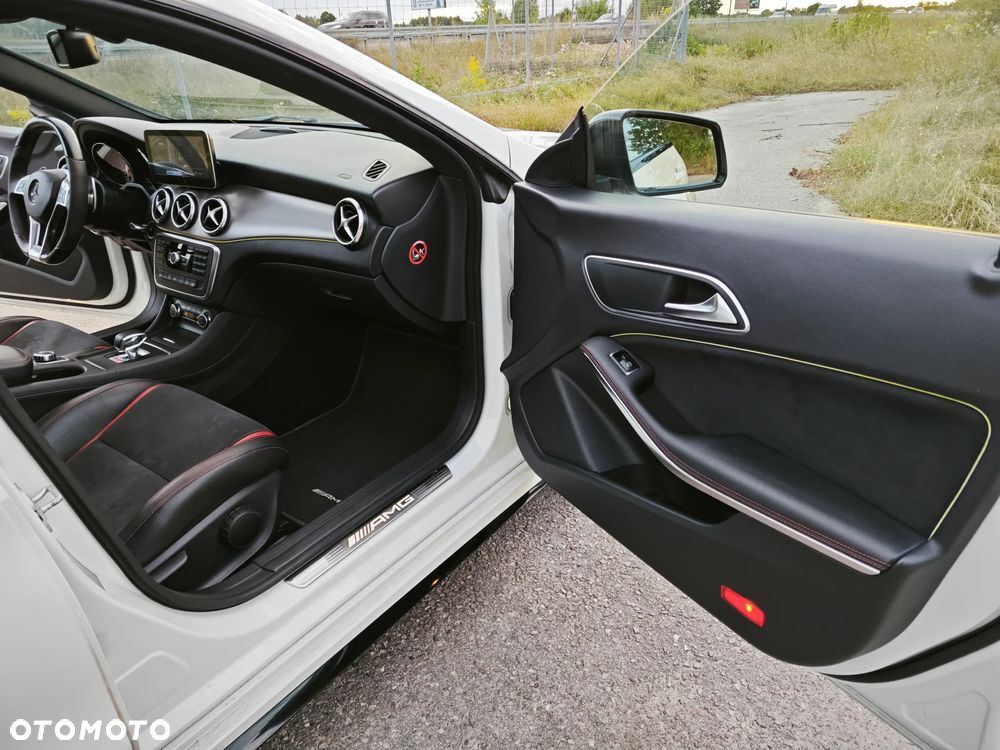 Mercedes-Benz CLA 45 AMG 4-Matic - 15