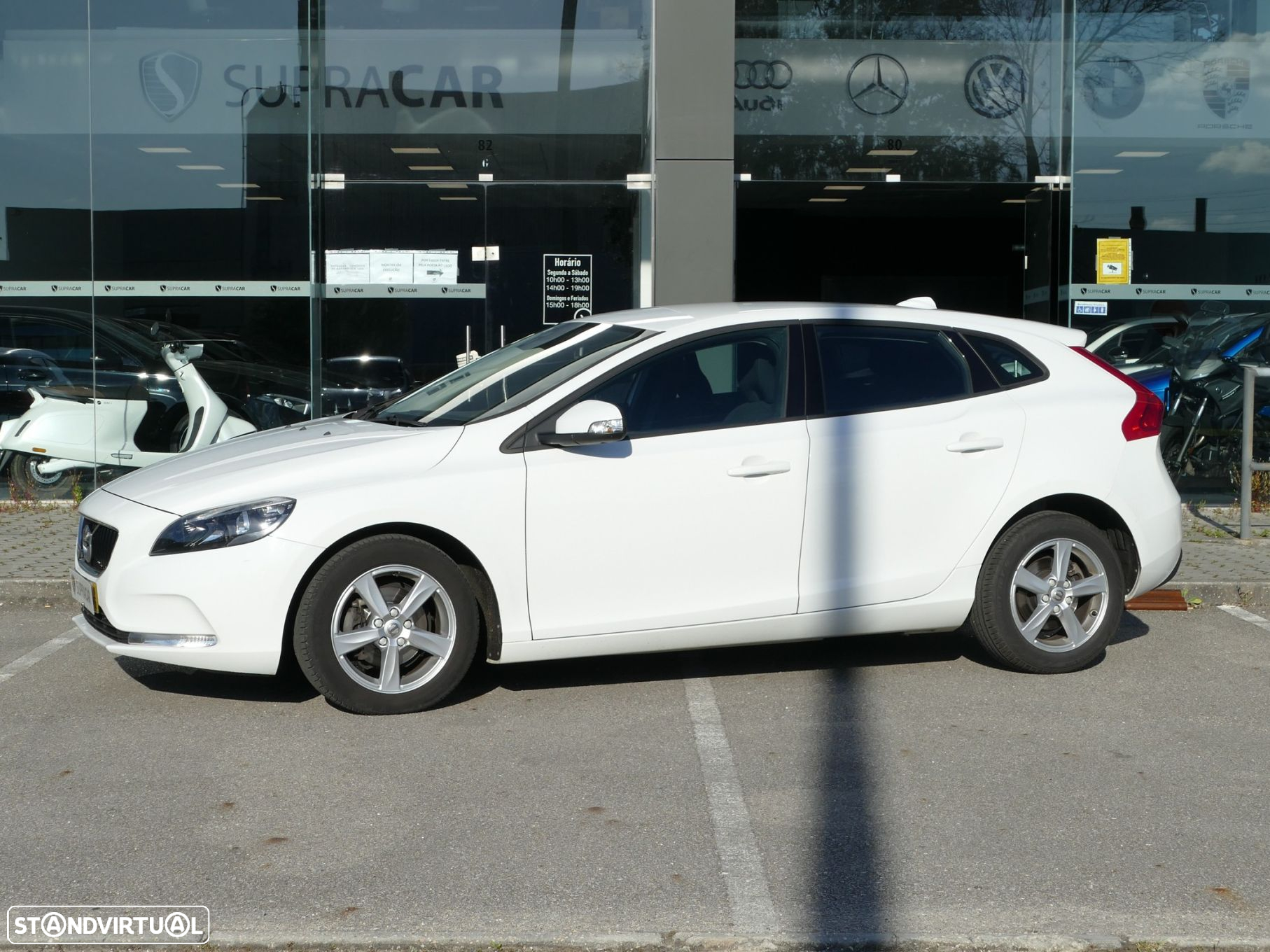 Volvo V40 2.0 D2 Kinetic - 9