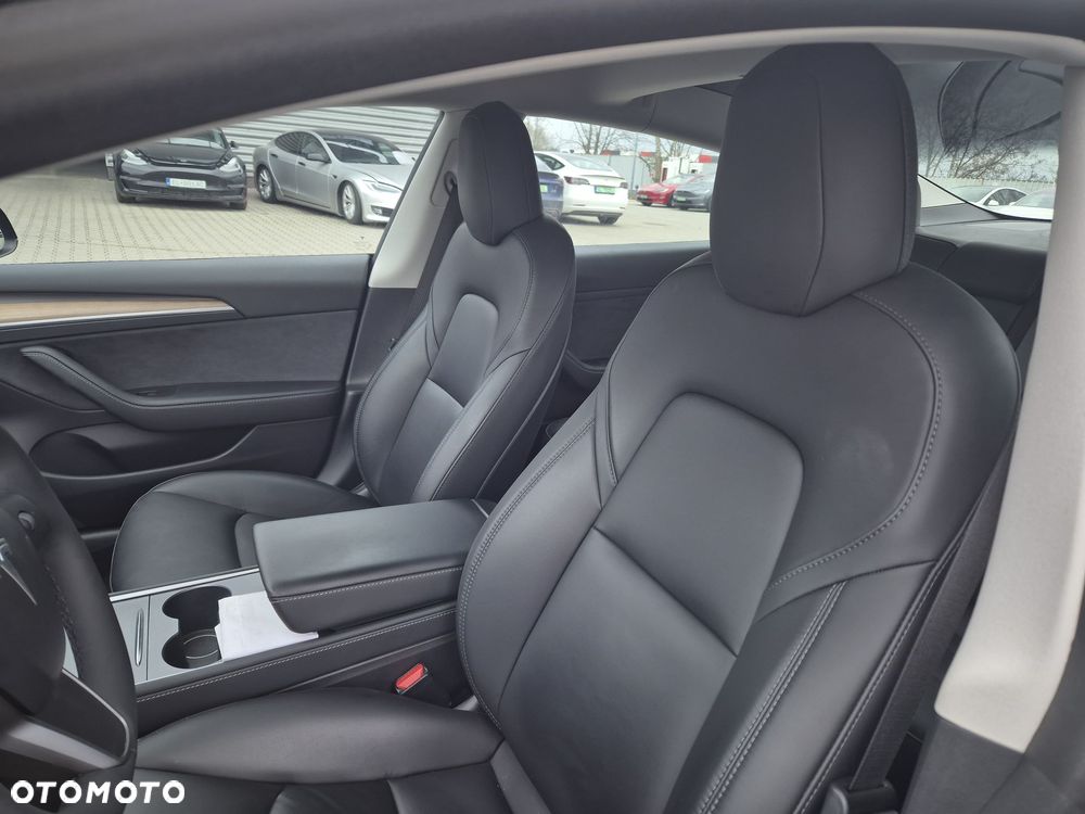 Tesla Model 3 Long Range AWD - 10