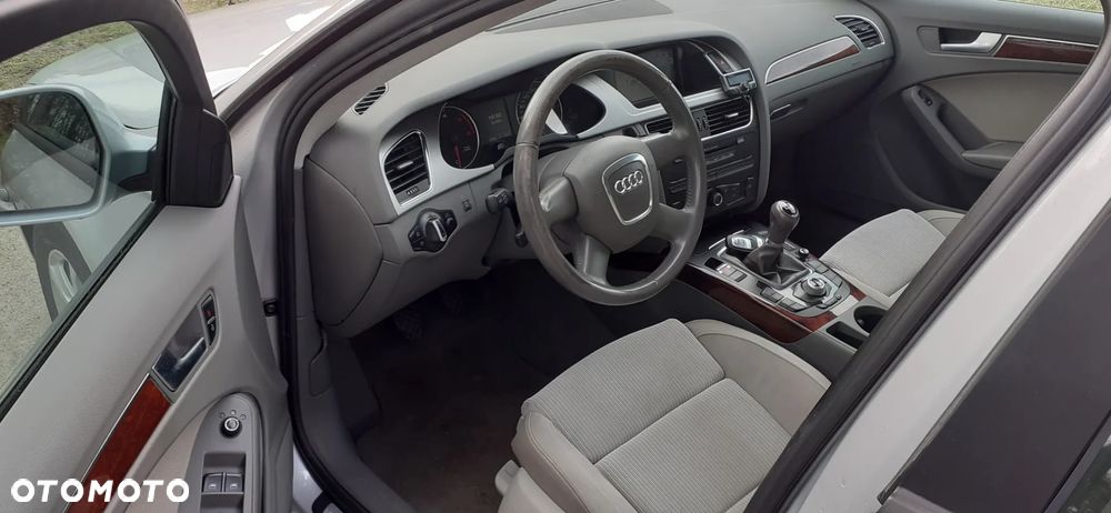 Audi A4 Avant 2.0 TDI DPF Ambiente - 14