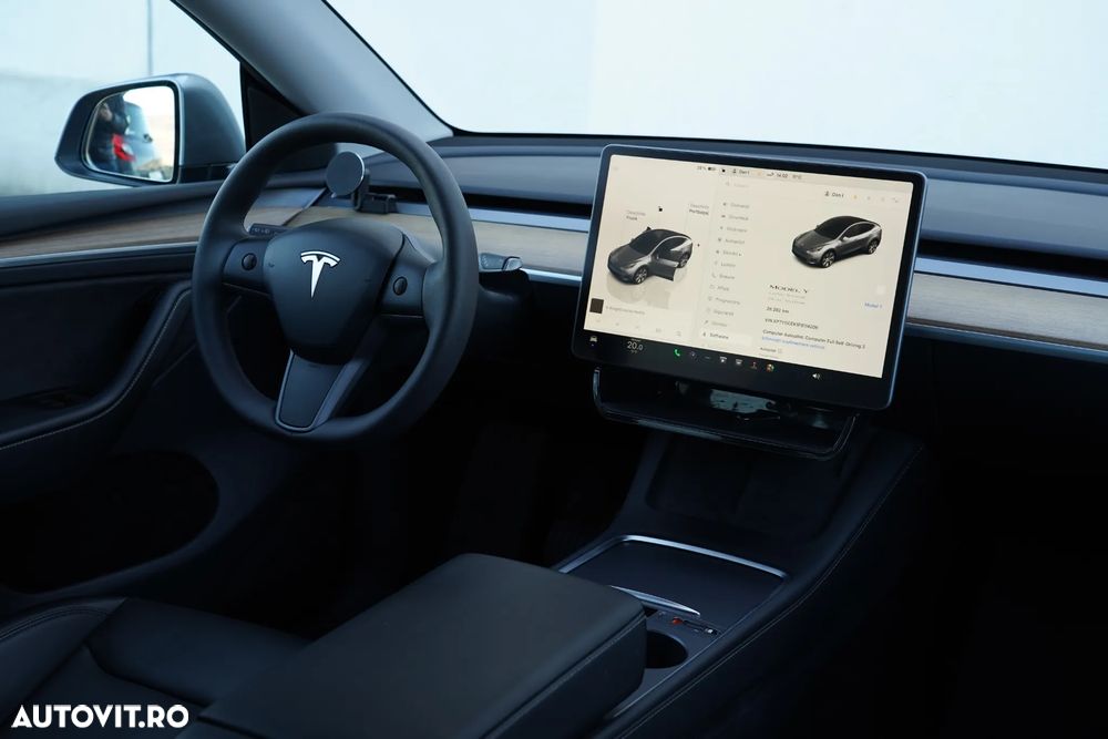 Tesla Model Y Premium Long Range Dual Motor AWD - 12