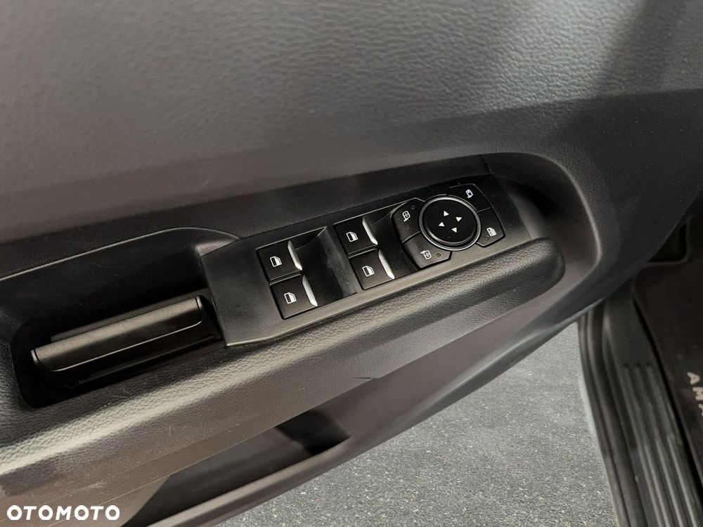 Volkswagen Amarok - 33