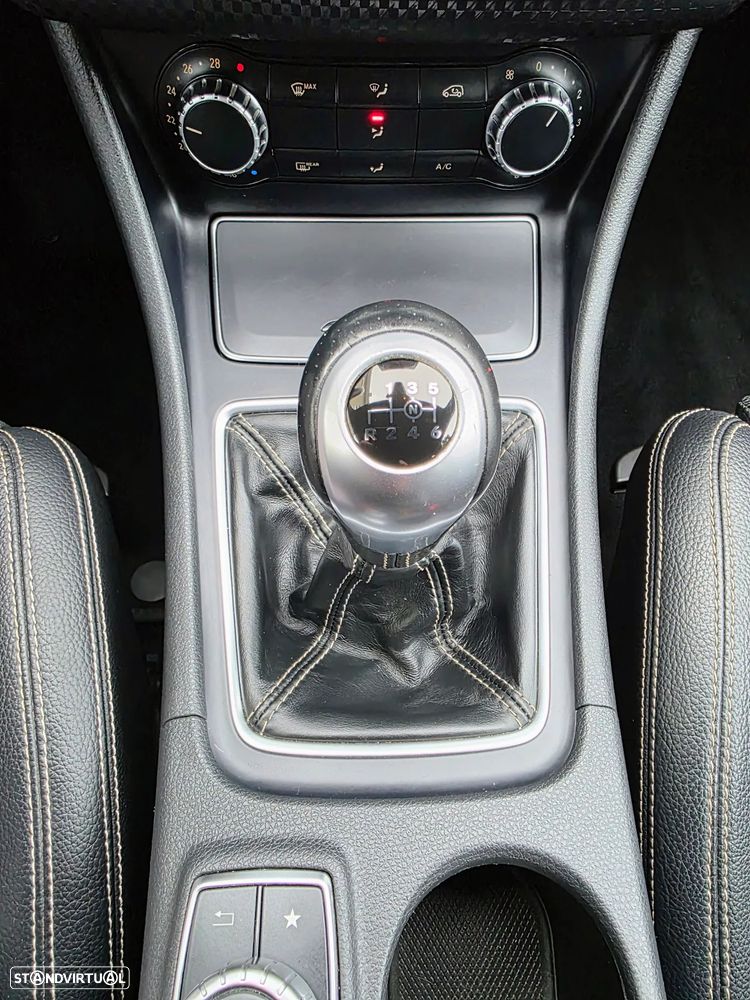 Mercedes-Benz A 180 d Urban - 43