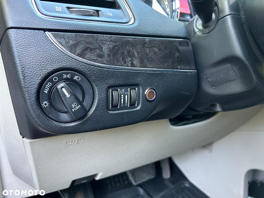 Chrysler Town & Country 3.6 Touring - 12