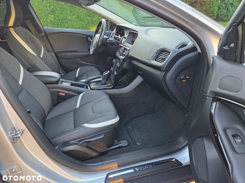 Volvo V40 D3 Geartronic - 24