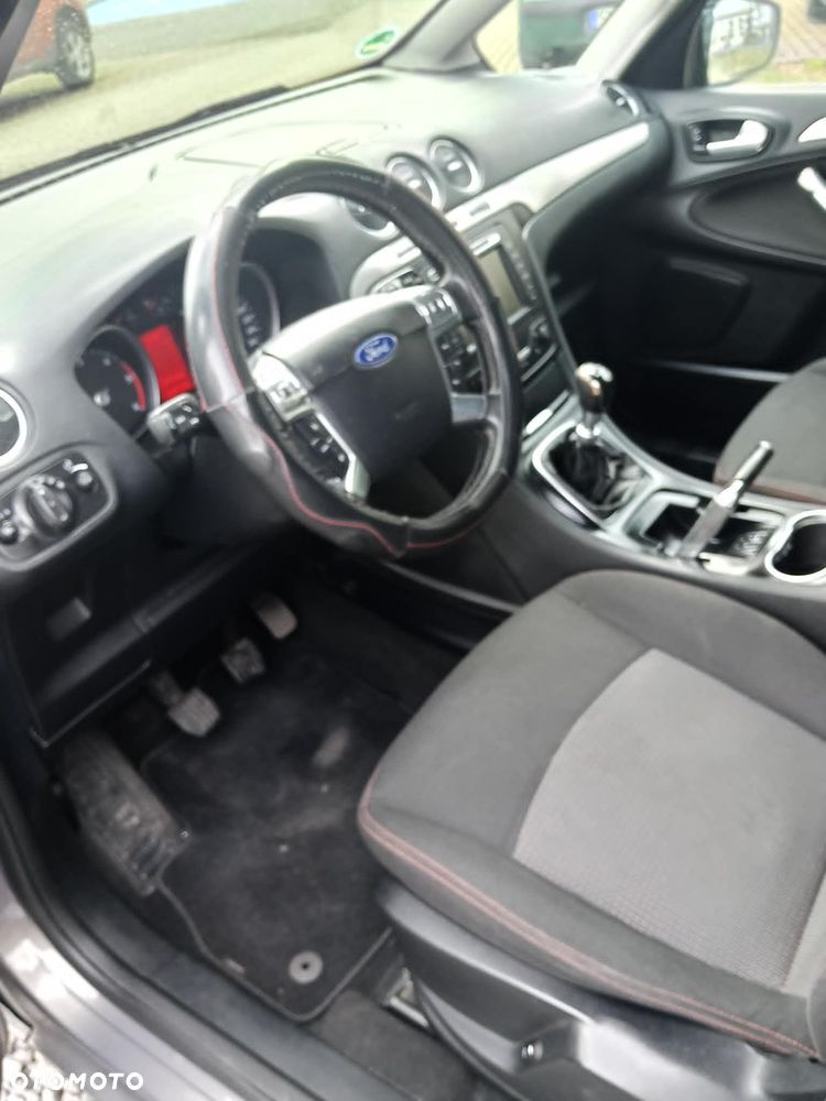Ford Galaxy - 4