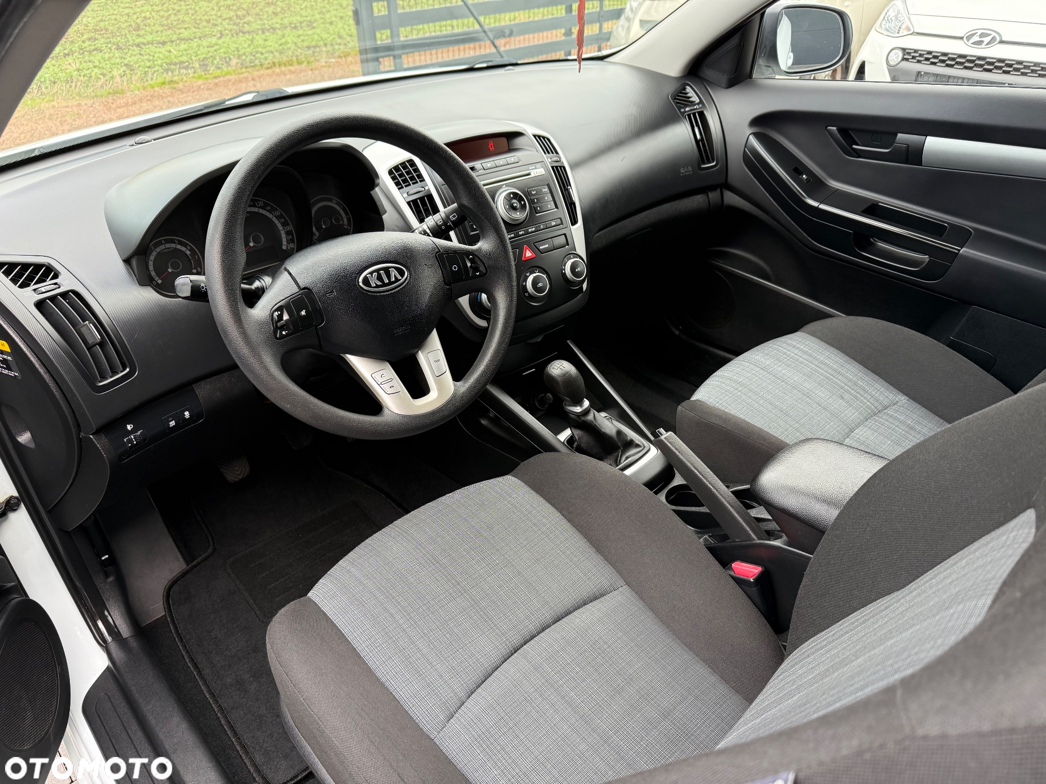 Kia ProCeed - 14
