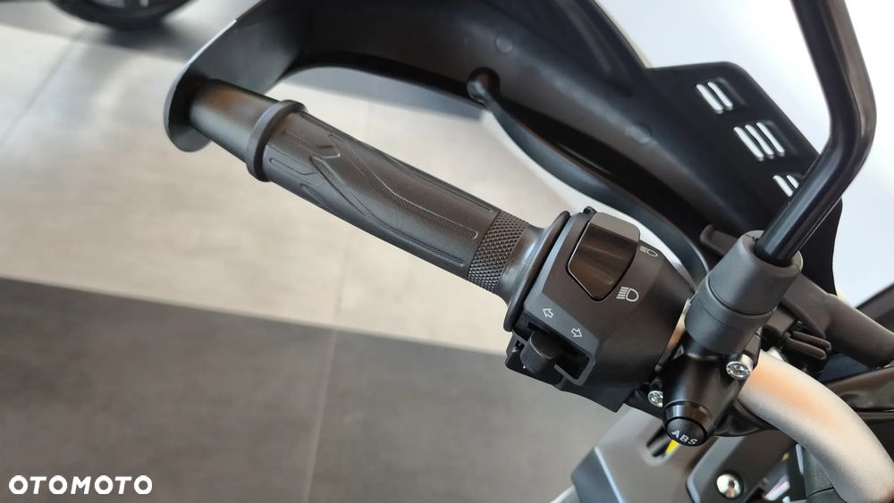 VOGE 300GY RALLY - 13