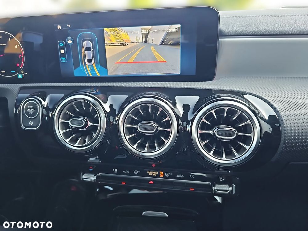 Mercedes-Benz CLA 200 7G-DCT AMG Line Advanced Plus - 23
