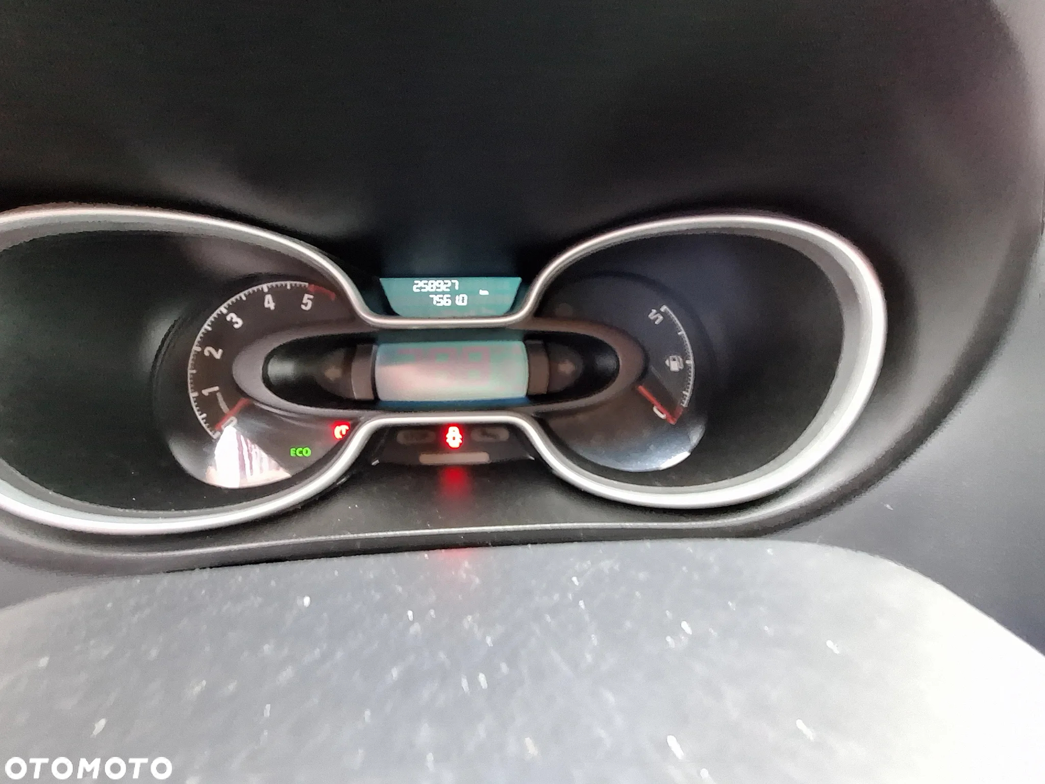 Opel Vivaro - 8