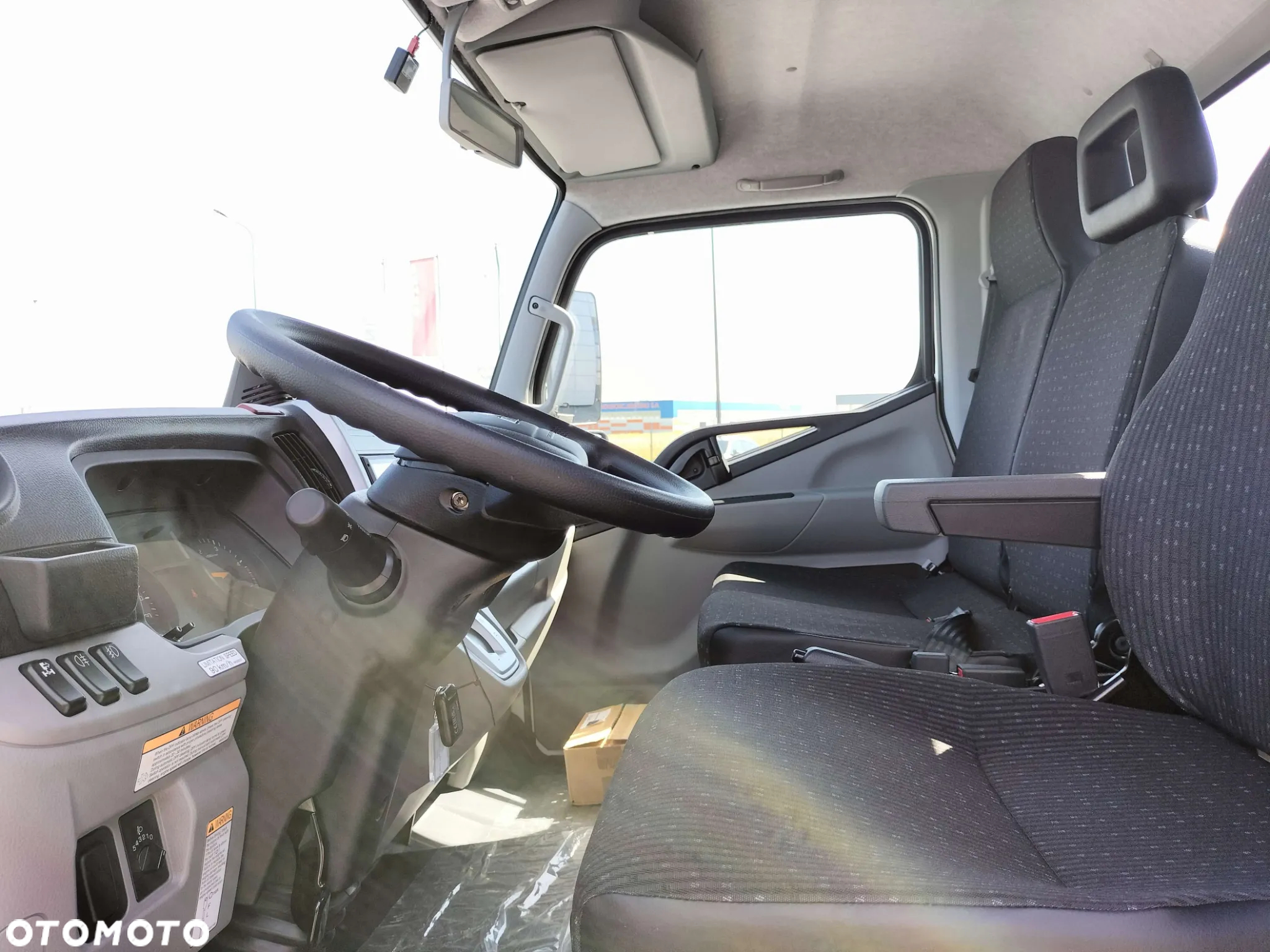 FUSO Canter 9C18 AMT - 11