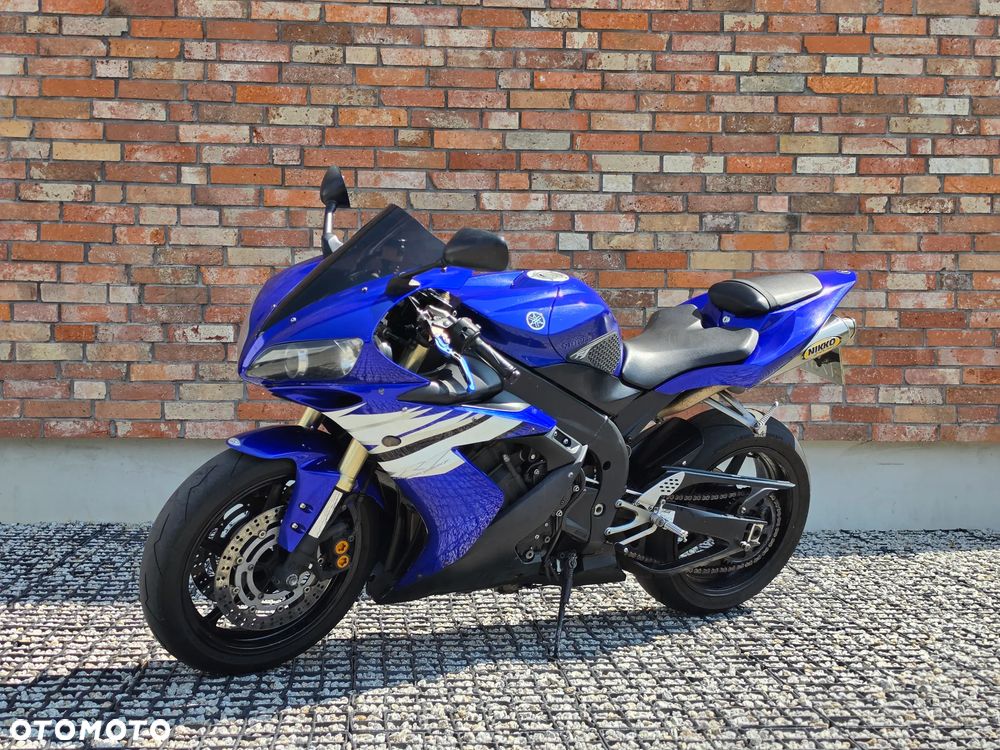 Yamaha R1 - 3