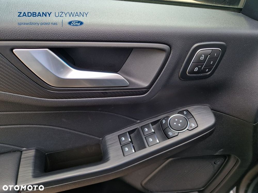 Ford Kuga - 8