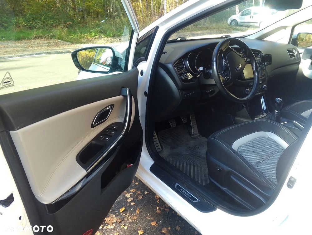 Kia Ceed - 12