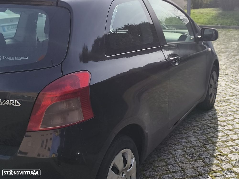 Toyota Yaris 1.3 VVT-i Sol High Pack - 3