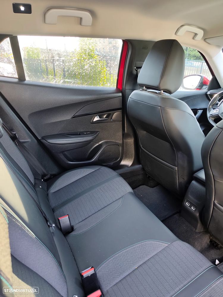 Peugeot 2008 - 8